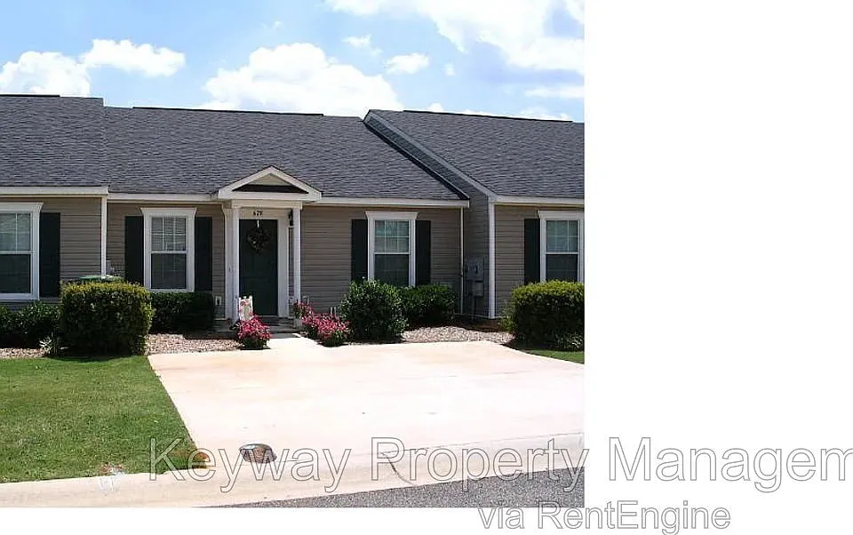 628 Mickelson Way