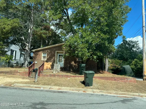 711 Woodrow Street S, Wilson, NC 27893