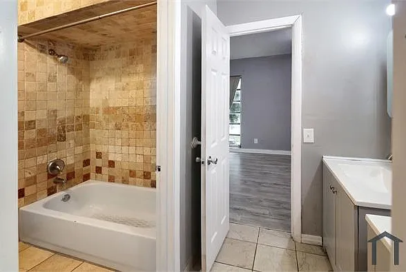 6539 Boulevard Of Champions — Photo 13