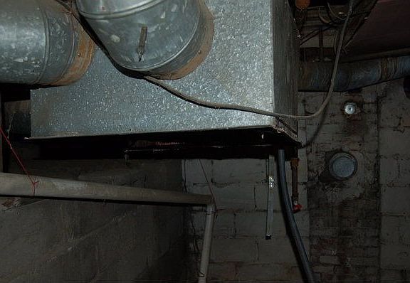 4th image of 2215 E New York St