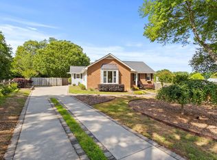 102 Monmouth Ct, Greer, SC 29650