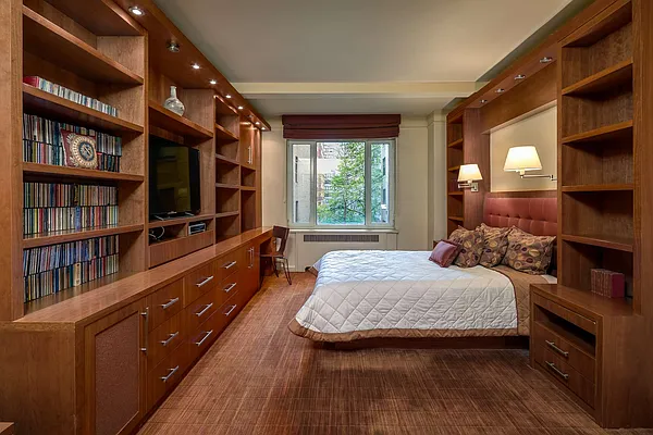 Sold by Stribling | media 3