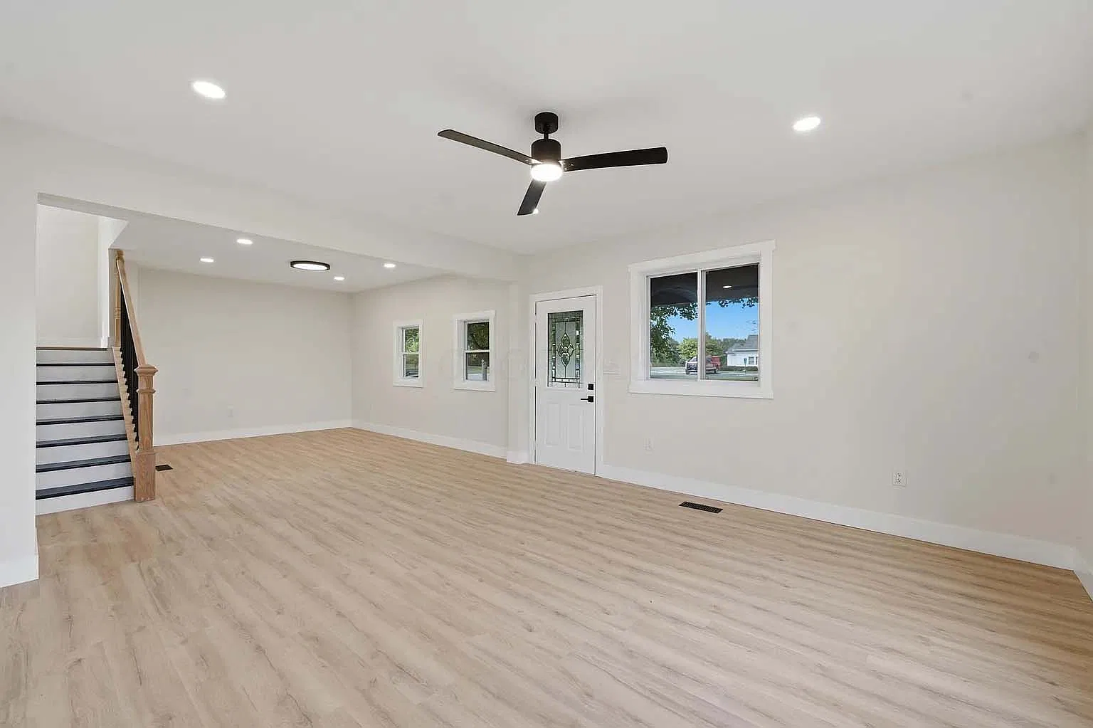 4 bed, 2288 sqft, $2,999 — Photo 4