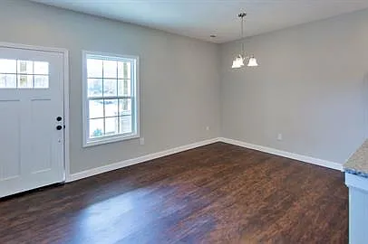 27 Michigan Ln — Photo 4