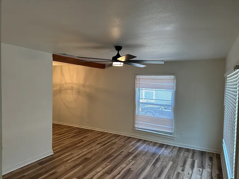 6535 Lockheed Ave — Photo 10
