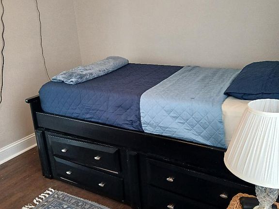 3rd image of 10244 S Perry Ave