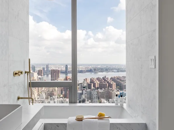 23 East 22nd Street image 10 of 30