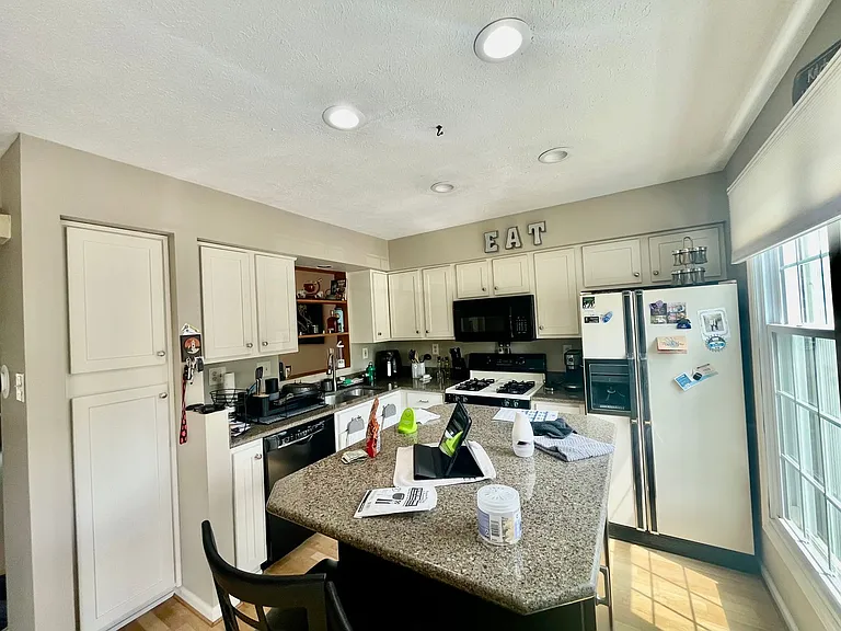 425 Parkridge Ln — Photo 5