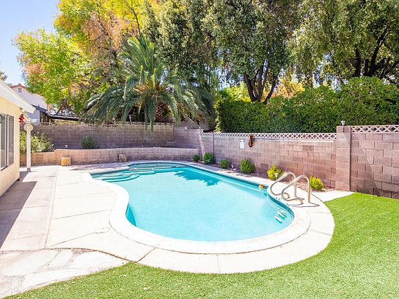 Gorgeous backyard with pool and spa!