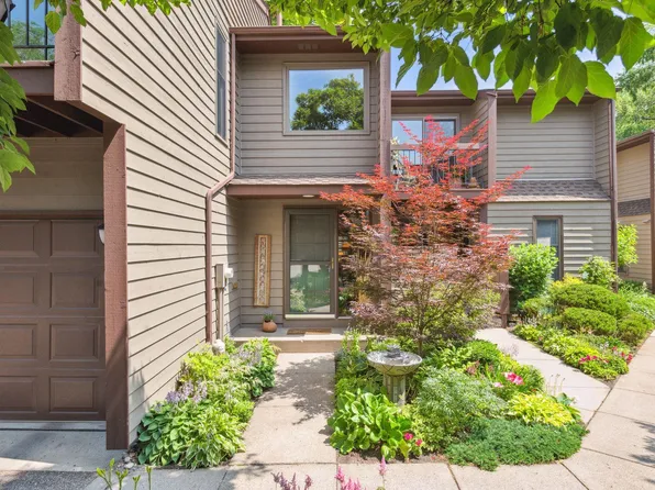 223 7th St SE, Minneapolis, MN 55414