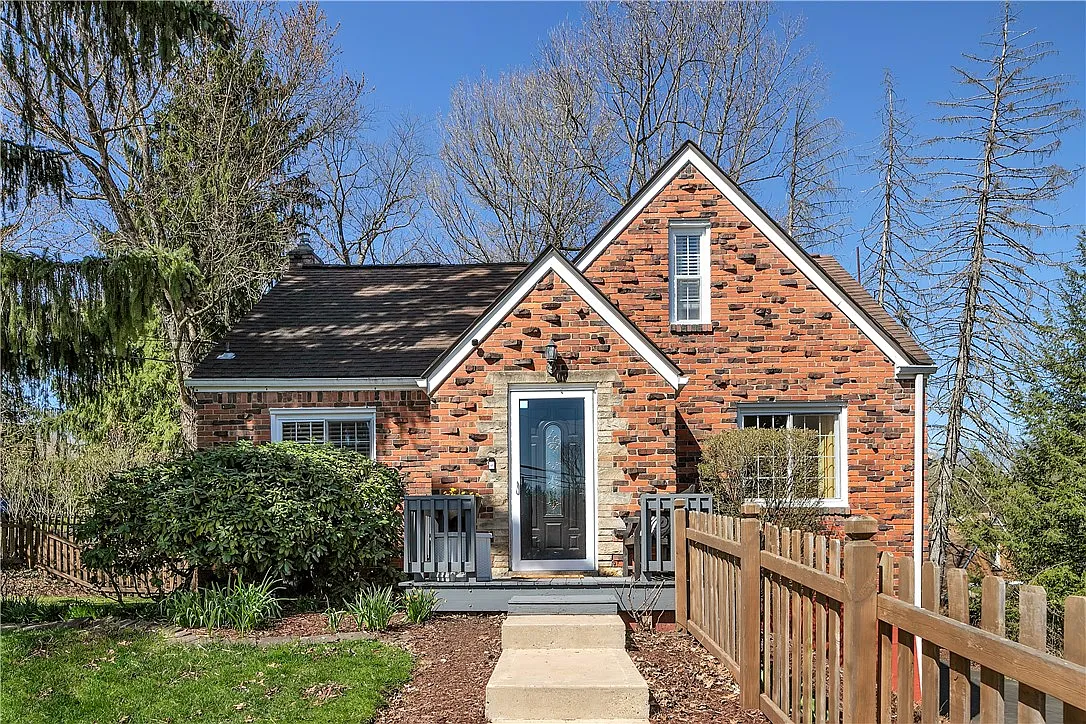 2 Ruthfred Dr photo 1