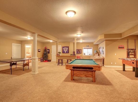 3rd image of 8 Prairie Wood Dr