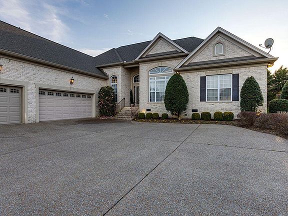 3rd image of 519 Bay Point Dr