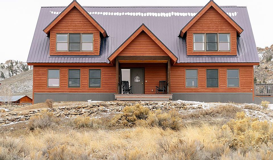 1st image of 377 Crocus Rd