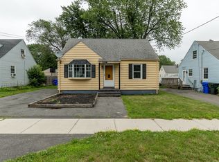 221 Breckwood Blvd, Springfield, MA 01109