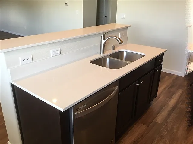 4 bed, 2.5 bath, 2378 sqft, $3,335 — Photo 4