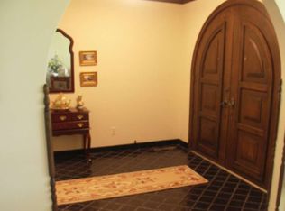 139 Oaks Country Club Rd, Murray, KY 42071