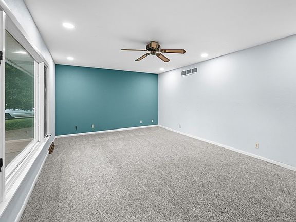 5th image of 551 Lake Dr