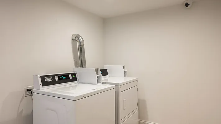 Rented by Nooklyn NYC LLC | media 40