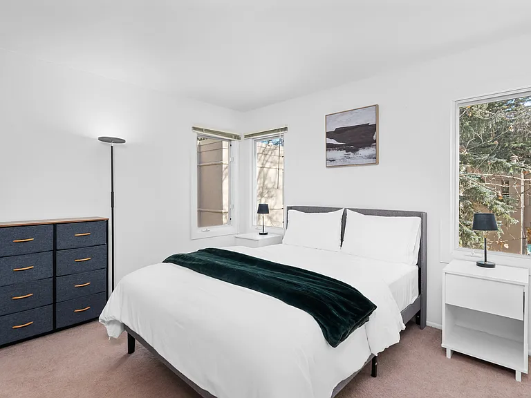 814 W Bleeker St #C1 — Photo 10