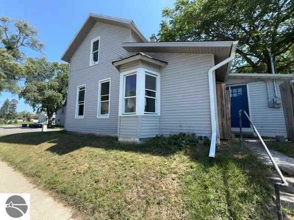 251 5th Ave, Manistee, MI 49660