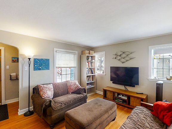 2nd image of 5121 N Odell Ave