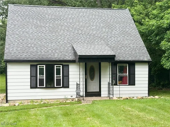 3042 Krebs Dr, Akron, OH 44319