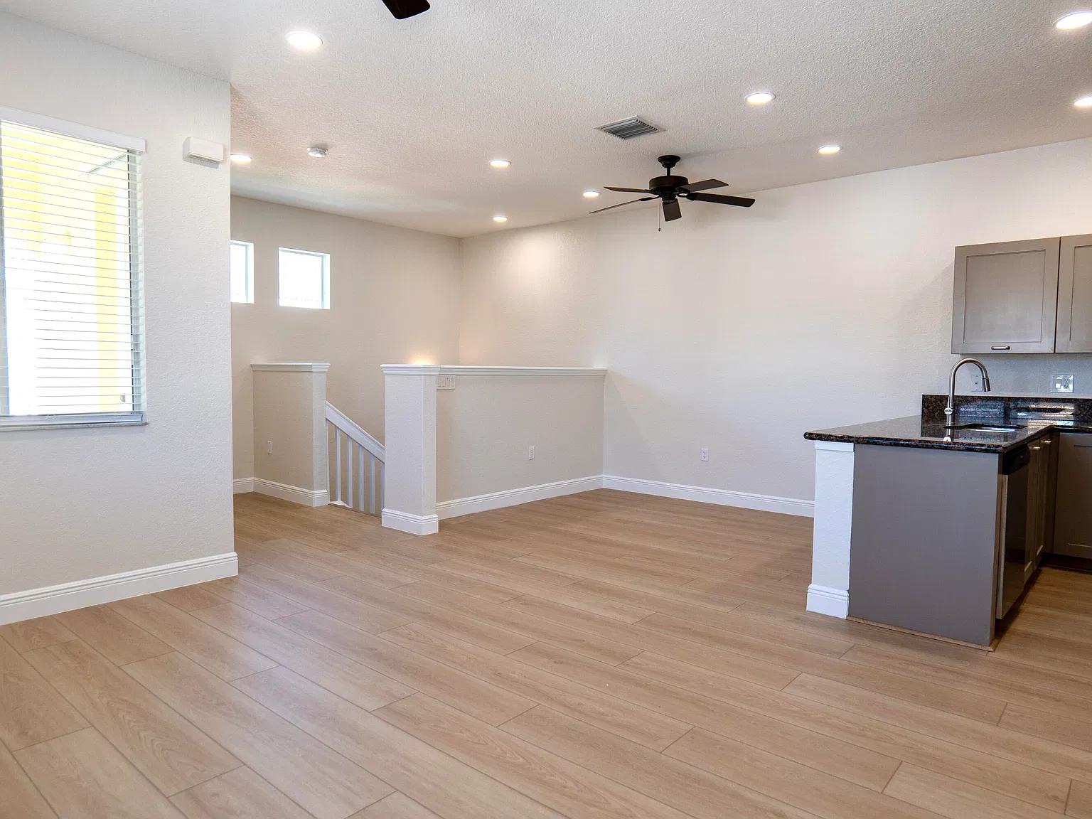2 bed, 2.0 bath, 1083 sqft, $2,500 — Photo 2