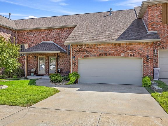 2nd image of 2327 W Chesterfield Boulevard #F