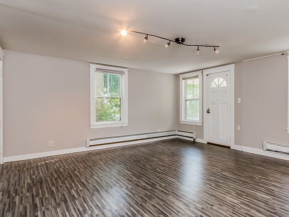 5th image of 17 Weybossett St