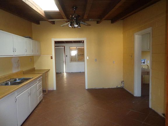 5th image of 3122 Montclaire Dr NE