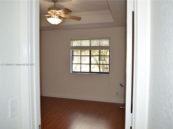 4th image of 4082 Timber Cove Ln #1
