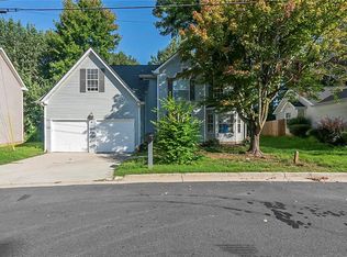 3922 Waldrop Hills Dr, Decatur, GA 30034