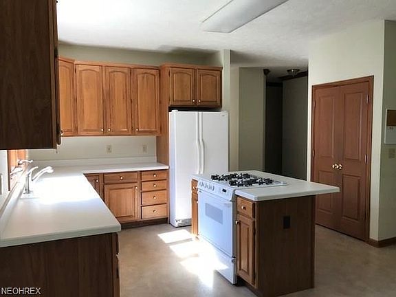 5th image of 24471 Hedgewood Way