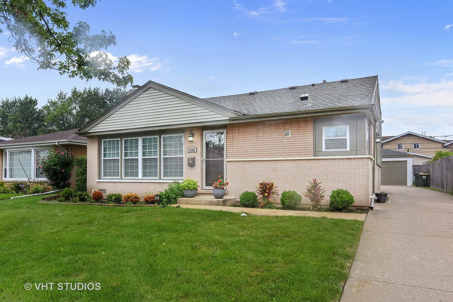 7908 W Park Ave photo 1