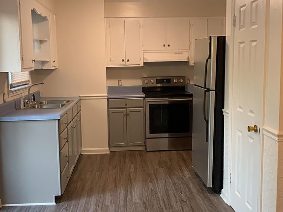 3rd image of 2701 Glenn Hills Dr