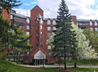 300 River Rd APT 509, Manchester, NH 03104