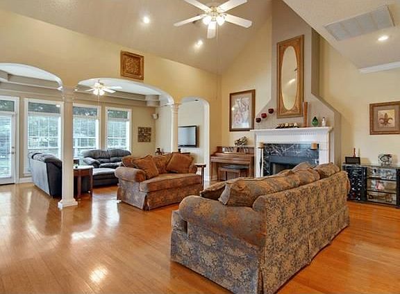 4th image of 1700 Lake Salvador Dr