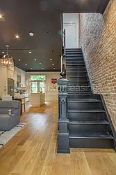 Rented by Dixon Advisory USA Inc.