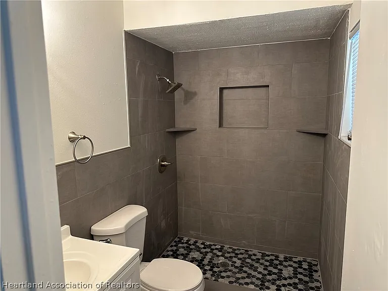 1834 Koy Dr — Photo 13