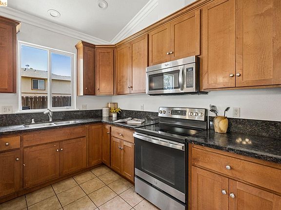 5th image of 1501 Rene Ave