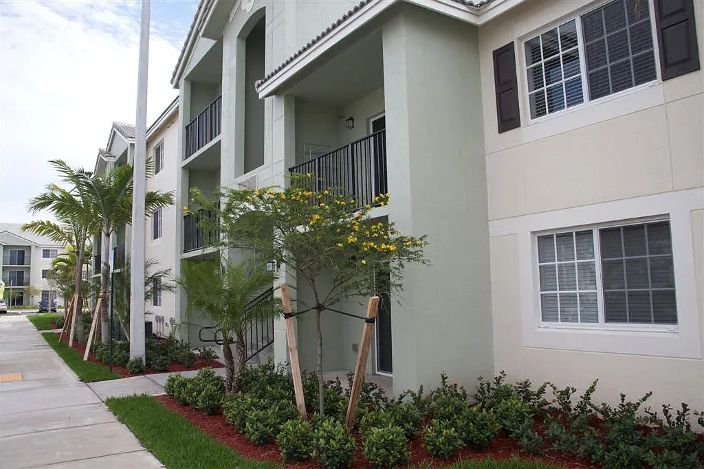 Villa Capri Apartments — Photo 2