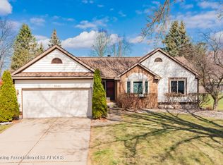 5040 Runnymede Dr, Holt, MI 48842