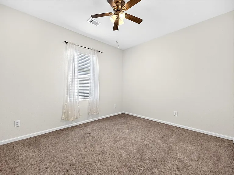 1024 Banyon Tree Ln — Photo 12