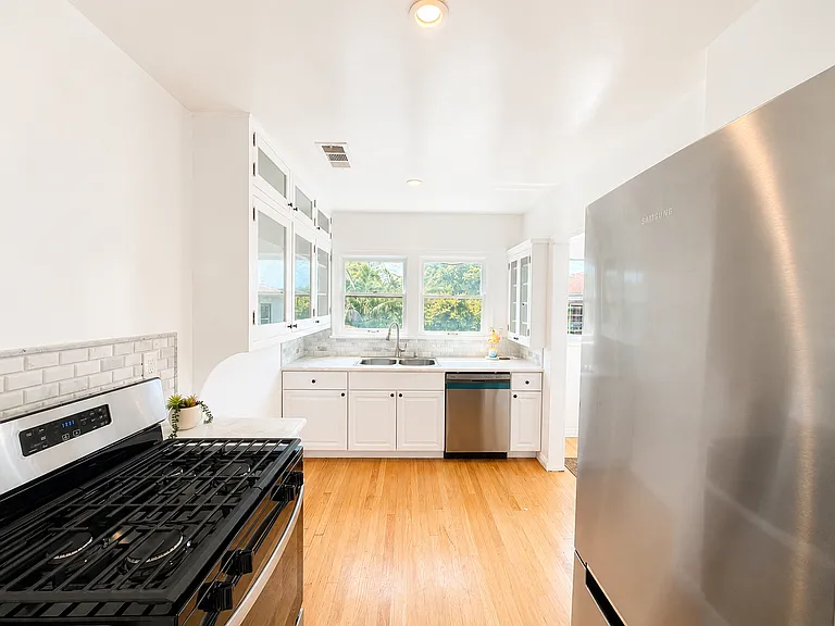 952 12th St #952B — Photo 6