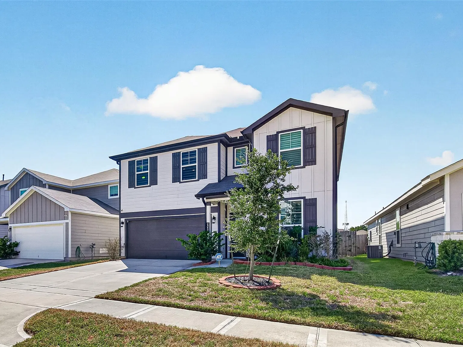 4 bed, 3.0 bath, 2312 sqft, $2,800 — Photo 2