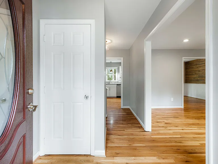 Mid-level front entrance