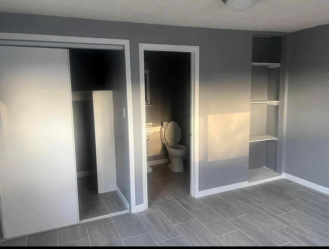3 bed, 1140 sqft, $2,300 — Photo 3