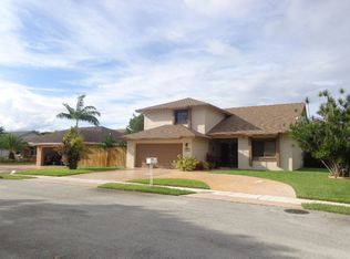 9801 SW 13th Ct, Pembroke Pines, FL 33025