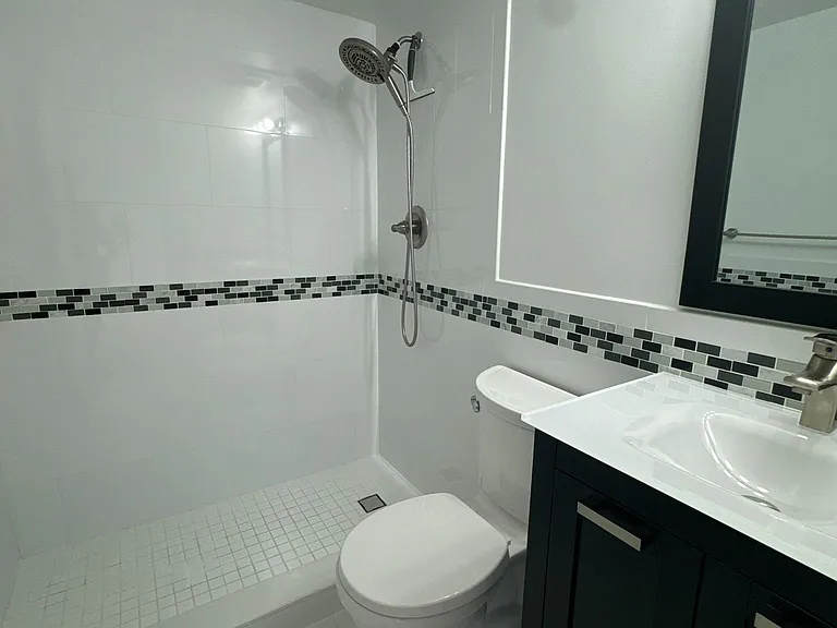 111 Riviera Cir — Photo 26